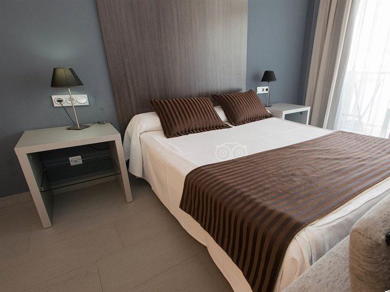 Aparthotel Four Elements Suites ซาลอว์ ภายนอก รูปภาพ